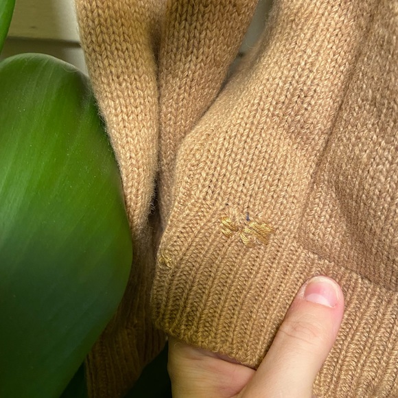 Gorgeous Vintage Camel Wool Cardigan - Picture 2 of 9